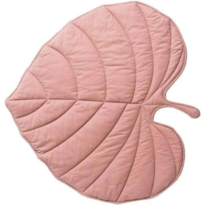 tapis chambre bebe en forme de feuille - Mamanplusbebe